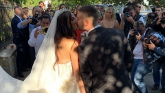 STIŽE ESTRADA NA SVADBU BOJANE I MIRKA Zlata Petrović među prvima stigla sa njim, oduševila izgledom (FOTO)