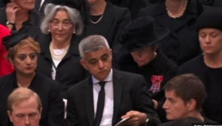 ANA BRNABIĆ NA SAHRANI KRALJICE Premijerka stigla u Vestminstersku opatiju