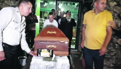 U SLAST POJELI MRTVAČKI SANDUK Na Grobarijadi veselije nego na svadbi