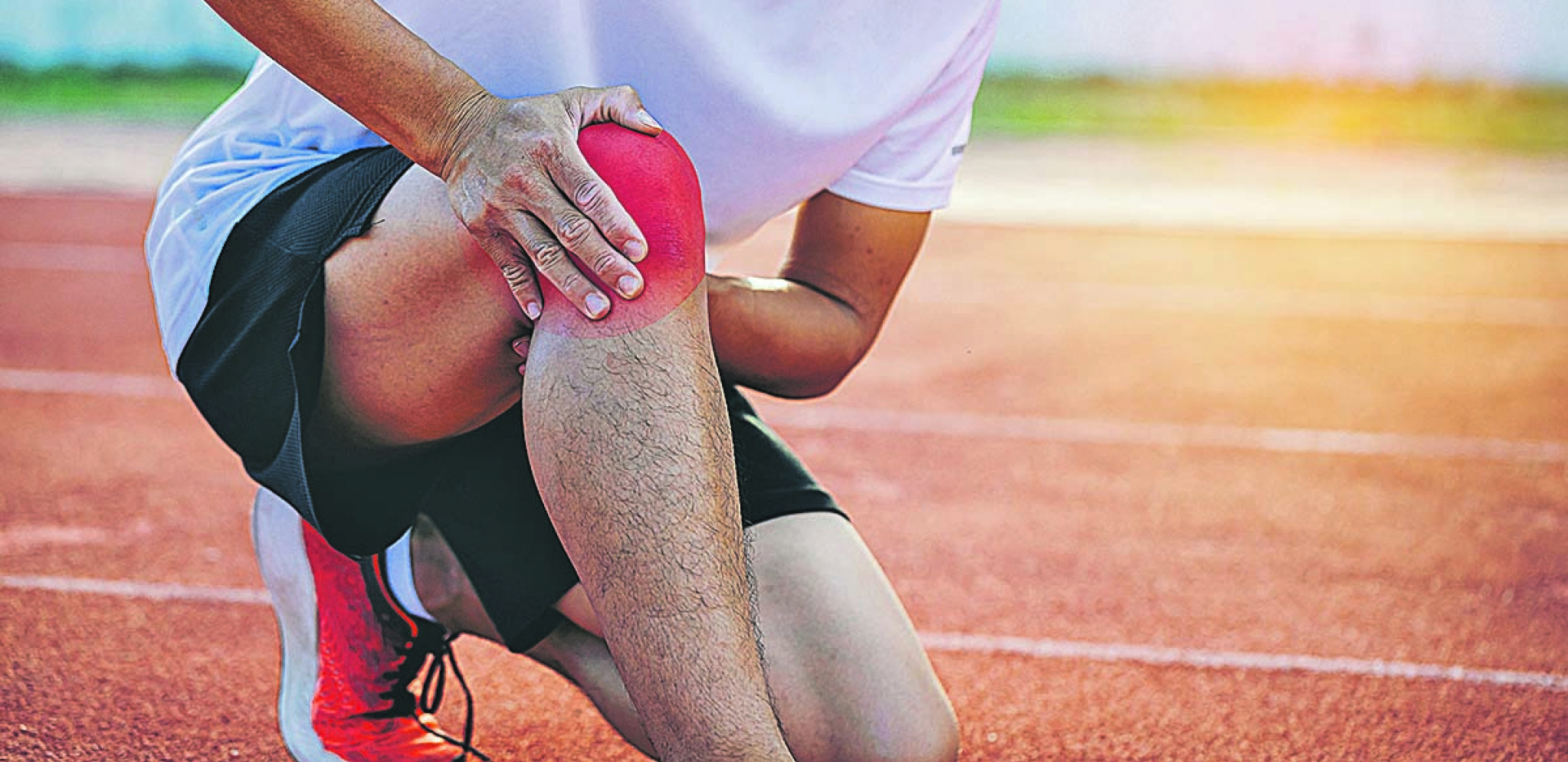 Simptomi patelofemoralnog sindroma su obično bolovi u prednjem delu kolena koji se pogoršavaju hodom uz stepenice i naročito niz njih