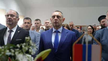 "MANJAČU NISAM ZABORAVIO, NITI MOGU DA ZABORAVIM" Ministru Vulinu uručena povelja počasnog građanina