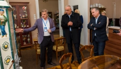 KOLEKCIJA SAKUPLJANA PET GODINA Gradonačelnik Subotice otvorio muzej  porcelana