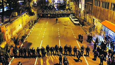 ŽENSKA BUNA! Iranke pokazale da žene jesu nežniji, ali ne i slabiji pol