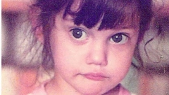 DA LI PREPOZNAJETE DEVOJČICU SA FOTOGRAFIJE? Danas je prelepa glumica, a naša publika je imala priliku da je gleda u najpopularnijoj seriji