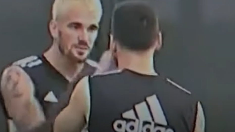 ŠTA SE OVO DOGODILO? Mesi dobio šamar na treningu Argentine!? (VIDEO)