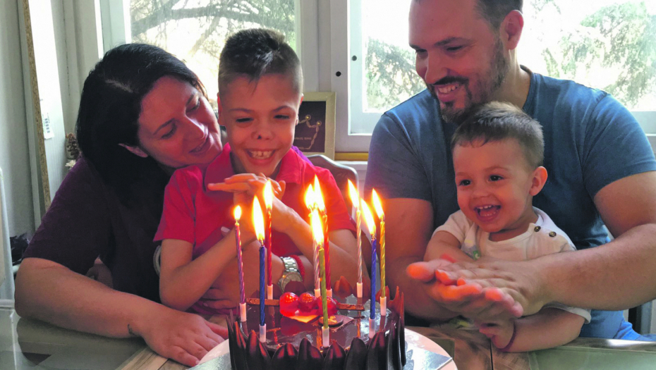 OPREMA SKUPLJA OD AUTOMOBILA Problemi roditelja mališana sa posebnim potrebama: Auto-sedište za decu 2.000 evra