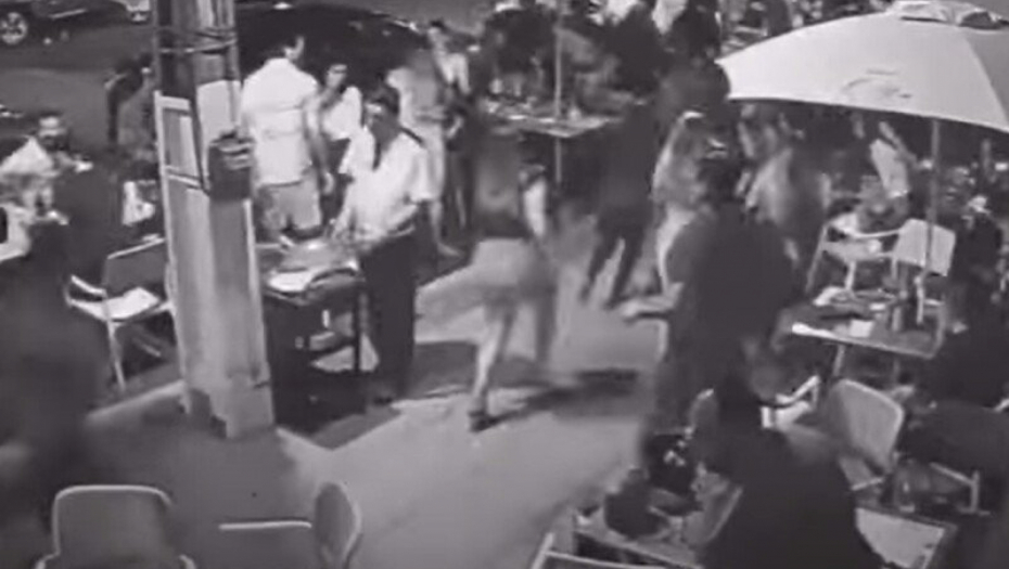 OPŠTA PANIKA U KAFIĆU Gosti krenuli u stampedo zbog “razbojnika”, onda je usledio šok obrt