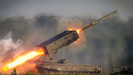 MUNJEVITO RAZBIJANJE UKRAJINSKOG NAPADA Mine, artiljerija i pešadija - eksplozije na sve strane (VIDEO)