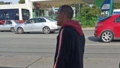 MANIJAK I DALJE LUTA PO GRADU Poslednji put serijski silovatelj viđen u Krnjači!