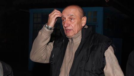 NEKAD JE ZARAĐIVAO DŽAKOVE PARA! Život našeg pevača se preokrenuo, danas živi od penzije od 30.000 dinara