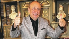 PEVAČ DOŽIVEO JEZIVU SAOBRAĆAJNU NEZGODU Rade Jorović prvi put progovorio o borbi za život, o ovome je ćutao dve decenije!