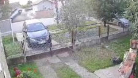 KAO NA FILMU Automobil preleteo preko ograde u Šidu, svi živi i zdravi!  (VIDEO)