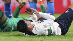 ŠOKANTNA SCENA Ronaldo doživeo nokaut na utakmici, ali ono što je usledilo, oduševilo je navijači (VIDEO)