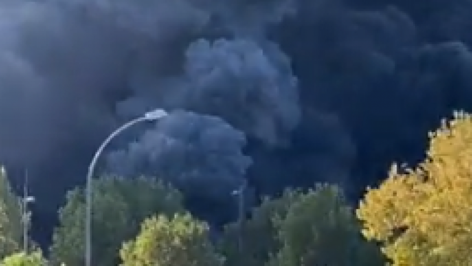 STRAVIČAN POŽAR, DIM PREKRIO NEBO Gori najveća pijaca na svetu (FOTO/VIDEO)