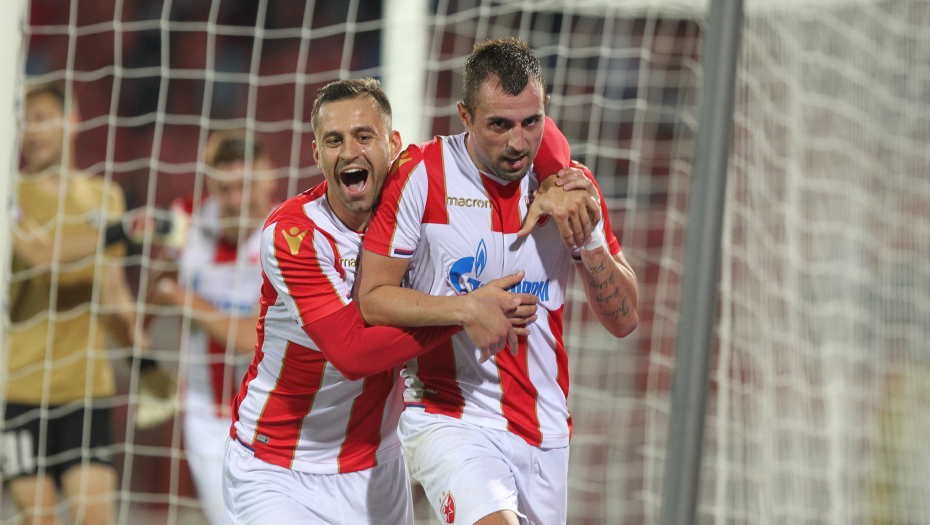 SVI GA PAMTE PO GOLU IZ KORNERA U DRESU AJAKSA Bio je jedan od najvećih srpskih talenata, igrao u Zvezdi, a sada je izabrao čudnu destinaciju