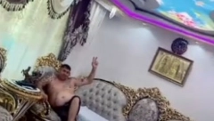 BOLE OČI OD ZLATA I MERMERA Ovakvu "kič" kuću nikada niste videli, vlasnik postao hit na internetu