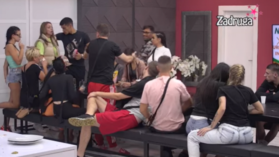 NAPRAVILA HAOS Maja Marinković urla na Marka, potkačila i Anu Spasojević, svi u šoku