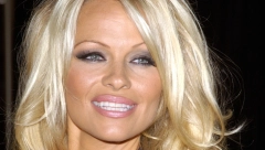 BIVŠI JU JE SILOVAO SA ŠESTORICOM DRUGOVA Pamela je bila najatraktivnija žena sveta, a malo ko zna njenu jezivu životnu priču