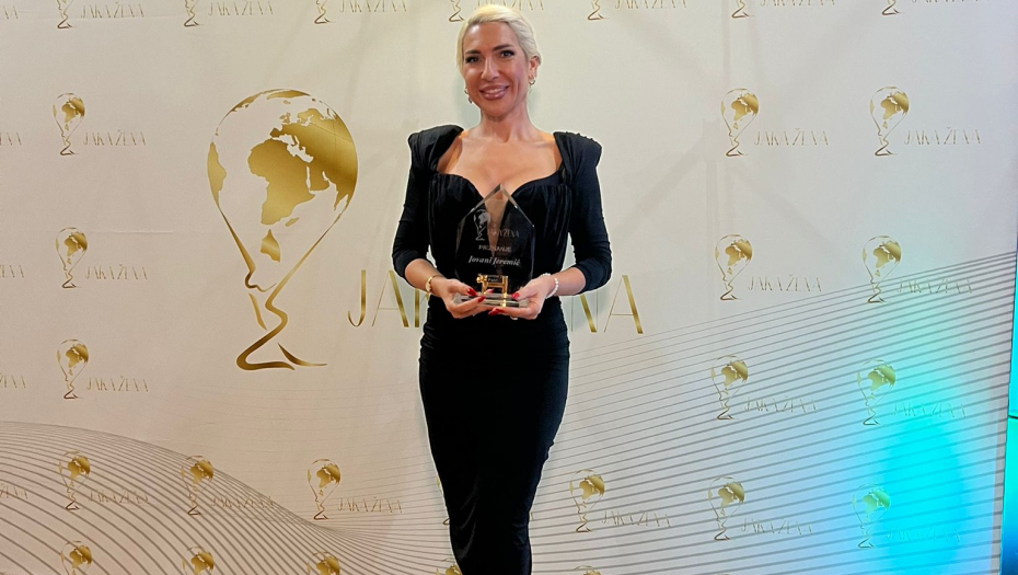 JAKA ŽENA MOŽE SVE SAMA Jovana Jeremić dobila prestižno priznanje (FOTO/VIDEO)