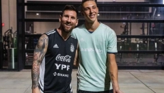 ARGENTINAC UPOZNAO SUNARODNIKA, PA OTRČAO NA TETOVAŽU Zbog Mesijevog autograma odmah je "išarao" ruku (FOTO)