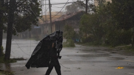 CELA KUBA U MRAKU! Uragan Ijan usmrtio dvoje ljudi, sada preti Floridi (VIDEO)
