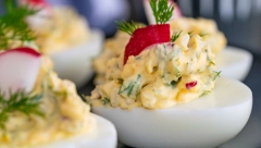 KUVANA JAJA U SOSU OD SENFA: Savršen doručak za celu porodicu