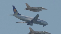 DRAMA NA NEBU Pretio da će ih razneti bombom, poletela 2 lovca