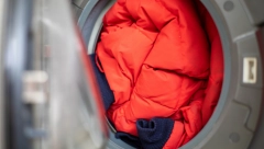 EVO KAKO OPRATI PERJANU JAKNU Morate znati ovo pre nego što je ubacite u mašinu za veš