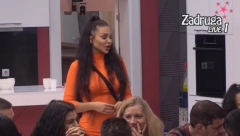 SVIĐA TI SE ZVEZDAN SLAVNIĆ Maja stavljena na stub srama, naježi se pored žestokog momka