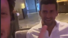 ŠTA SE OVDE DESILO? Pročitao misli Novaku Đokoviću, pa otkrio o čemu razmišlja naš as (VIDEO)