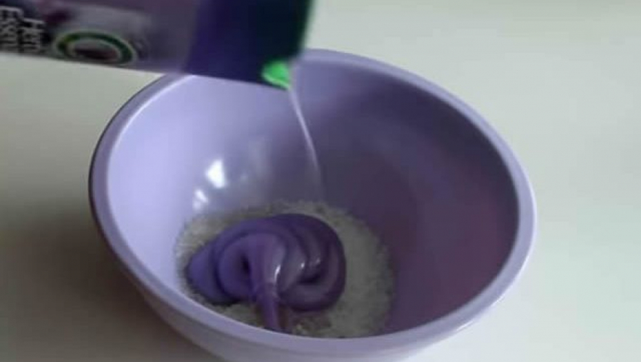 ZA VOLUMEN I SJAJ KOSE Pomešajte šampon i morsku so i rešićete problem koji muči milione žena