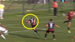 CRVENO-BELI OŠTEĆENI U ŠAPCU? Da li je ovo bio penal za Zvezdu? (VIDEO)