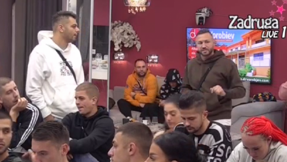 VEZA VAM JE FEJK, KAŽETE DA VAM JE LOŠ S*KS Nenad Aleksic Ša udario na Adama Đoganija, muk u Beloj kući