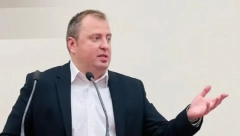 TOMA ZDRAVKOVIĆ ĆE DOBITI SPOMENIK KOJI ZASLUŽUJE Mirković: Odbornik Atanacković je "dotakao dno života"