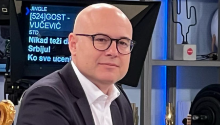 Vučević: Ogromni pritisci na predsednika Vučića, treba da na tankoj žici izdržimo da ne propadnemo