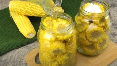 KONZERVIRAJTE KUVANI KUKURUZ Napravite zimnicu i uživajte u njemu tokom cele godine (VIDEO)