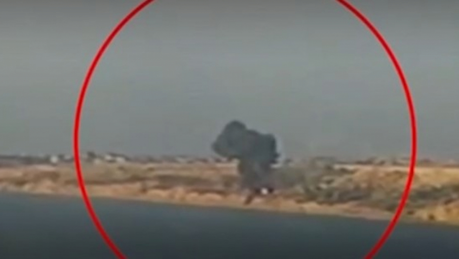 ZAPALIO SE RUSKI VOJNI AVION Crni dim prekrio nebo nad Sevastopoljem (VIDEO)