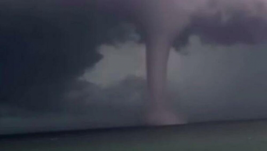 PIJAVICA SE NADVILA NAD HRVATSKOM Snažno nevreme pogodilo primorje (VIDEO)