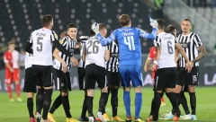 CRNO-BELI DESETKOVANI Partizan bez dvojice igrača putuje u Nemačku