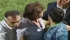 TOTALNI HAOS Bivši trener Zvezde napravio skandal, hteo da bije sudiju, iznosili ga sa terena (VIDEO)