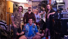 SPREMITE SE ZA JEDINSTVENI PUNK-FOLK-WELLNESS SPEKTAKL: Brkati momci stižu u Beograd