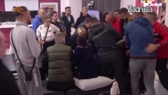 TUČA I RUSVAJ OKO HRANE U ZADRUZI 6! Skandalozne scene u rijalitiju, otimačina nastavljena i u spavaćoj sobi (VIDEO)