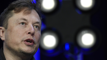 MASK OTVORIO ANKETU NA TVITERU Pomilovati Asanža i Snoudena?