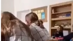 SMRZAVANJE U ČEŠKIM ŠKOLAMA! Đacima podelili ćebad jer nema grejanja (VIDEO)