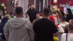 POTUKLE SE ZADRUGARKE Novi sukob u rijalitiju, uleteli da ih razdvajaju (VIDEO)
