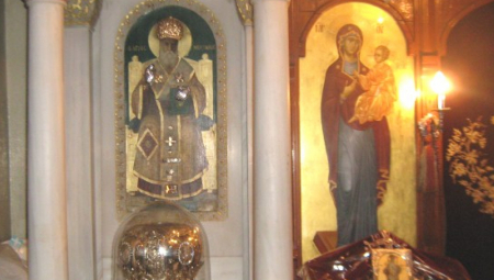 "MI, SRBI, OSVEŠTAVAMO SVE, A ZABORAVLJAMO IKONE" Teolog objašnjava kako treba postupati sa svetim slikama