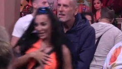SKANDALOZNO PONAŠANJE LEPOG MIĆE Dohvatio zadrugarku i trljao se dok mu se uvijala, snimak kruži mrežama (VIDEO)