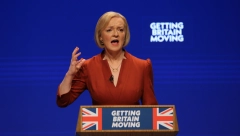 AKTIVISTKINJE IZNERVIRALE BRITANSKU PREMIJERKU Evo šta im je odgovorila (VIDEO)