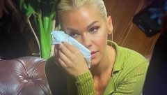 OVO JE MOJE PRAVO LICE Nata jednim potezom šokirala prisutne u avionu (FOTO)