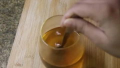 SKORO 4 KILOGRAMA ZA NEDELJU DANA Samo dodajte jedan sastojak u vodu, ne treba vam nikakva dijeta